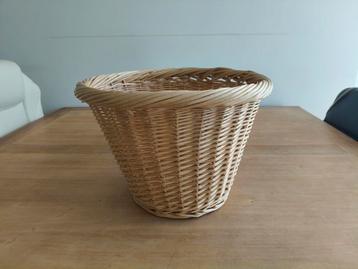 Wicker basket  beschikbaar voor biedingen