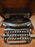 Antieke Adler kofferschrijfmachine gefabriceerd rond 1913, Ophalen, Gebruikt