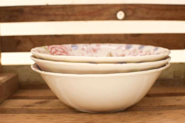 3 stuks Johnson Bros porseleinen schalen 49093, Huis en Inrichting, Keuken | Servies, Gebruikt, Bord(en), Wedgwood, Aardewerk