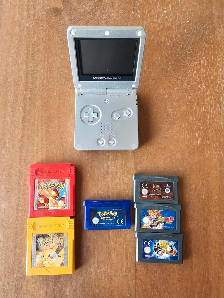 Game Boy Advance SP + (pokemon) Games, Spelcomputers en Games, Spelcomputers | Nintendo Game Boy, Game Boy Advance, Ophalen of Verzenden