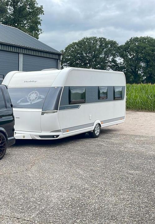 Hobby UL 560 incl voortent en luifel, Caravans en Kamperen, Caravans, Particulier, tot en met 4, Rondzit, Hobby, 2 aparte bedden
