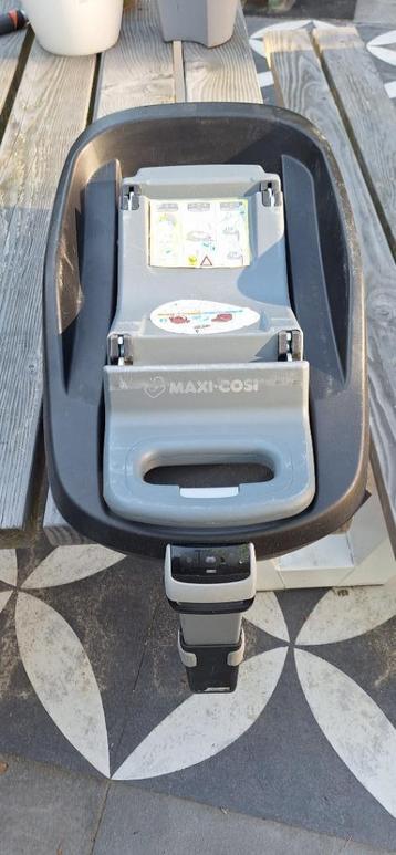 Maxi-cosy station autohouder Isofix beschikbaar voor biedingen