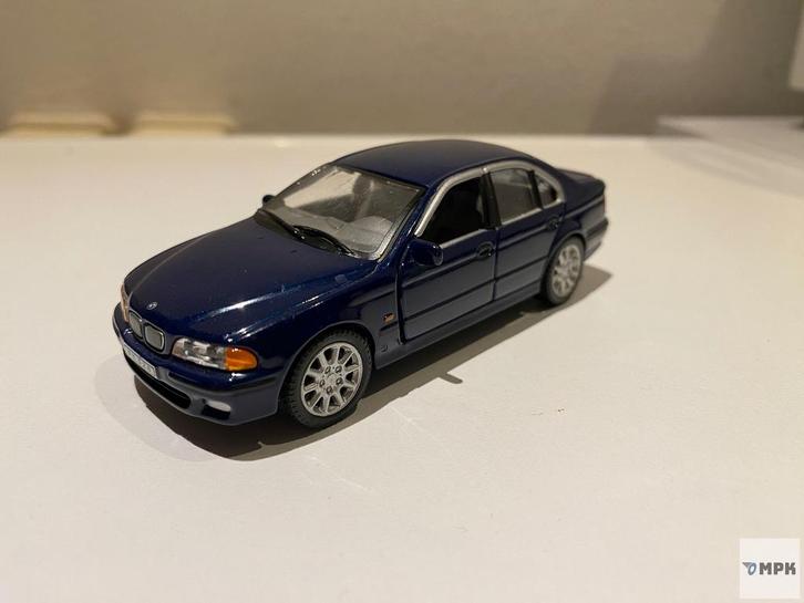 Schaalmodel BMW 5-Serie (E39) 528i Sedan Hongwell, Hobby en Vrije tijd, Modelauto's | 1:43, Gebruikt, Auto, Ophalen of Verzenden