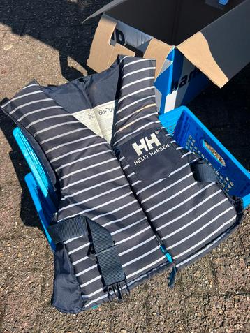 Blauw/wit helly hansen  beschikbaar voor biedingen
