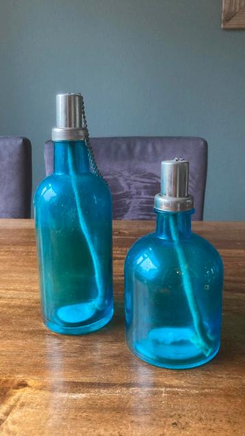 2 mooie glazen blauwe olielampjes / fakkels beschikbaar voor biedingen