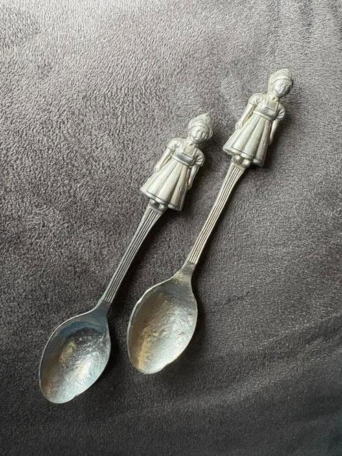 Set lepeltjes melkmeisje, Verzamelen, Porselein, Kristal en Bestek, Zo goed als nieuw, Bestek, Metaal, Ophalen of Verzenden