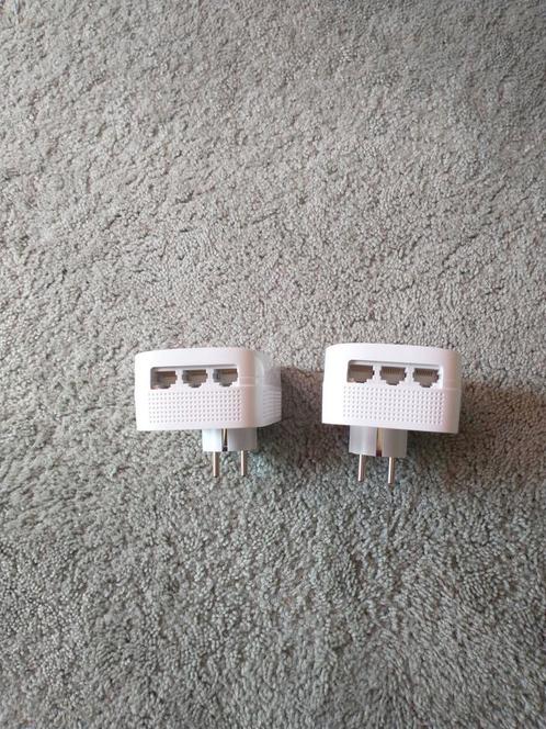 TP-Link 3-port passthrough powerline, Computers en Software, Pc- en Netwerkkabels, Zo goed als nieuw, Ophalen of Verzenden