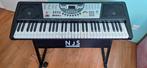 NJS Keyboard, Muziek en Instrumenten, Keyboards, Overige merken, 61 toetsen, Met standaard, Gebruikt