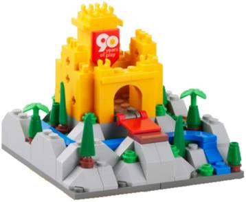 Lego Castle Promotional 6426244 LEGO 90th Anniversary Mini beschikbaar voor biedingen