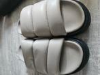 Slippers h&m maat 41, Kleding | Dames, Schoenen, Ophalen of Verzenden, Zo goed als nieuw