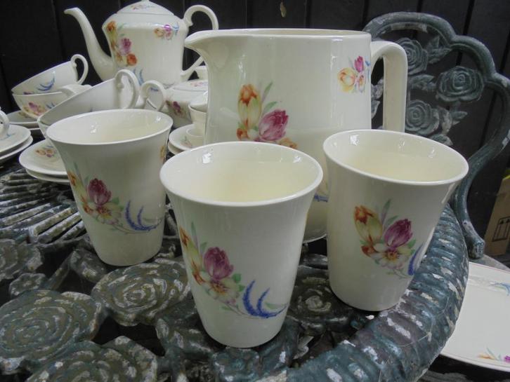 Melkkan + bekers MOSA bloemboeket met  roze en gele tulp, Antiek en Kunst, Antiek | Servies los, Ophalen of Verzenden