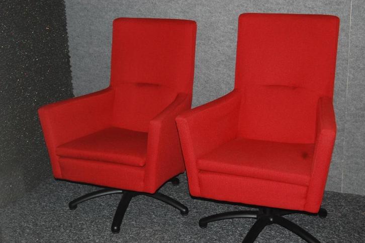 2 Mooie Draai Fauteuils Dames En Heren Model Met Zwarte Poot, Huis en Inrichting, Fauteuils, Gebruikt, Stof, 50 tot 75 cm, 75 tot 100 cm