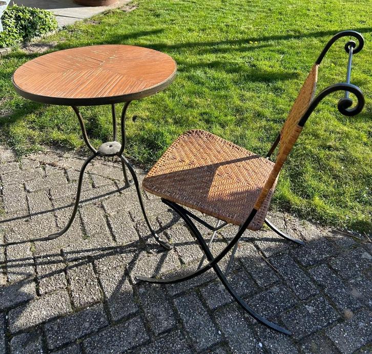 Ophalen in Gellicum! Bistro set: tafeltje + stoel, Tuin en Terras, Tuinmeubel-accessoires, Gebruikt, Ophalen