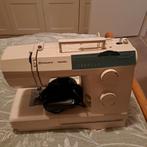 Naaimachine  incl veel spoelen voetjes garen, Hobby en Vrije tijd, Naaimachines en Toebehoren, Ophalen of Verzenden, Zo goed als nieuw
