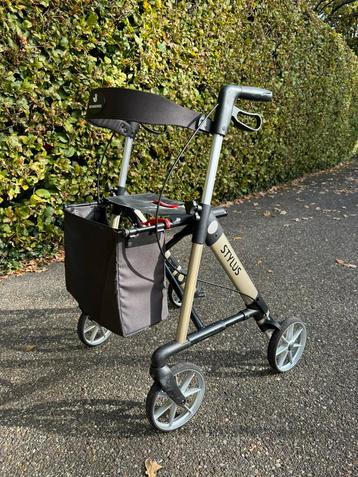 Rollator Rehasense stylus lichtgewicht soft banden beschikbaar voor biedingen