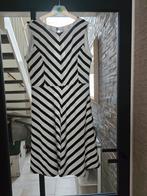 Te koop zwart/witte damesjurk, merk Lefon, maat 42.
Oksel to, Kleding | Dames, Jurken, Zwart, Maat 42/44 (L), Ophalen of Verzenden