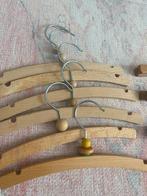 50x baby- /kinder kleerhangers + 4x Klemhangers Hout, Ophalen, Gebruikt, Hout, Kinderen