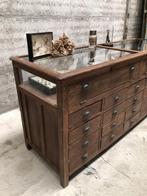 Prachtige toonbank dressoir vitrine met oud gebobbeld glas, Huis en Inrichting, Kasten | Dressoirs, 150 tot 200 cm, Teakhout, Gebruikt