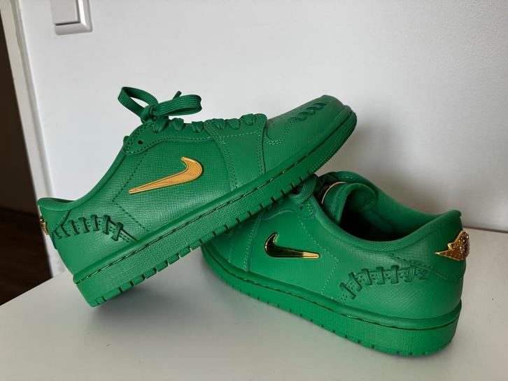 Air Jordan 1 Low - Groen, Kleding | Dames, Schoenen, Nieuw, Sneakers of Gympen, Overige kleuren, Ophalen of Verzenden