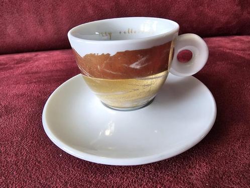 # Illy Peter Roesch kop en schotel - 11876 - Schwung - 1999, Huis en Inrichting, Keuken | Servies, Gebruikt, Kop(pen) en/of Schotel(s)