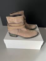 Paul Warmer enkellaarzen beige/taupe kleur 38, Kleding | Dames, Schoenen, Beige, Lage of Enkellaarzen, Ophalen of Verzenden, Gedragen