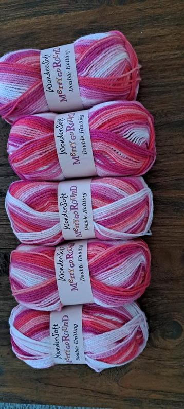 Stylecraft WonderSoft Merry Go Round - 5 bollen beschikbaar voor biedingen