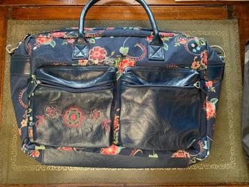 Schoudertas / schooltas blauw met bloemen beschikbaar voor biedingen