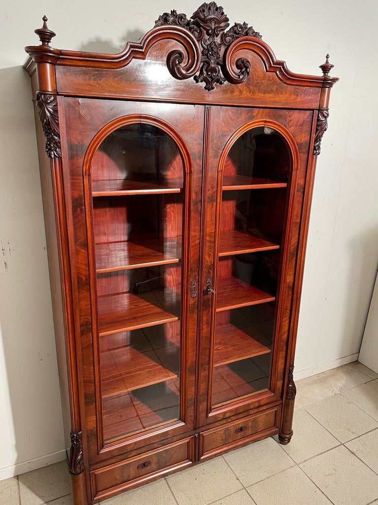 Boekenkast van mahonie 2 deurs, Ophalen