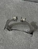 18 KARAAT WITGOUDEN RING MET 2 DIAMANTEN, Sieraden, Tassen en Uiterlijk, Ringen, Ophalen of Verzenden, Met edelsteen, Dame, Zilver