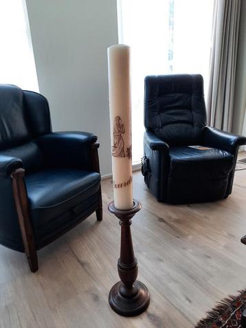 Grote houten kandelaar met Lourdeskaars  beschikbaar voor biedingen