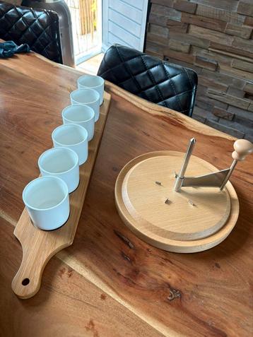 Kaaskruller nieuw! En plankje voor tapas/amuzes beschikbaar voor biedingen