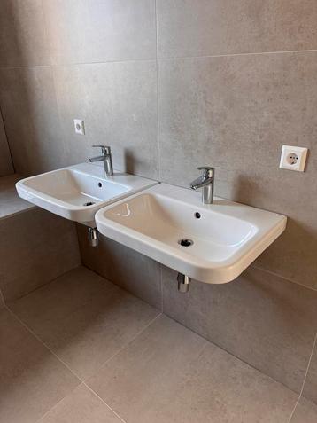 NIEUW! 2x Wastafel badkamer Grohe Villeroy & Boch beschikbaar voor biedingen