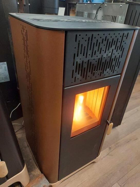 Jotul PF733 pelletkachel, Huis en Inrichting, Kachels, Zo goed als nieuw, Pelletkachel, Overige brandstoffen, Ophalen