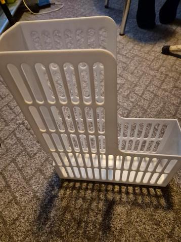 Ordners, opbergbak beschikbaar voor biedingen