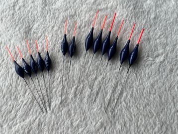 adv 323 / NIEUW set 13 dobbers MT beschikbaar voor biedingen