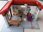 Leuk ziekenhuis met twee ambulances, Ophalen, Gebruikt