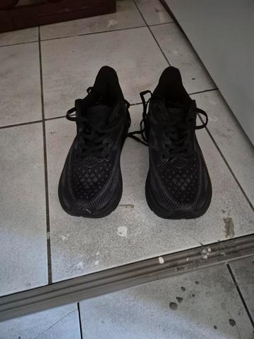 Hoka clifton 9 maat 40 beschikbaar voor biedingen