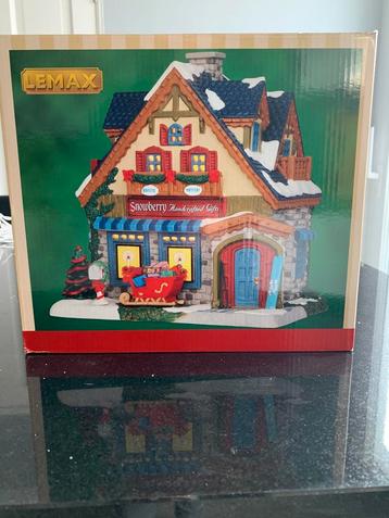 Prachtig Lemax kersthuisje Snowberry Gifts beschikbaar voor biedingen