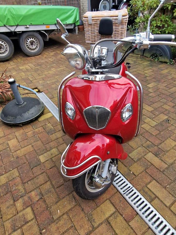 Onze beide scooters te koop, Fietsen en Brommers, Snorfietsen en Snorscooters, Zo goed als nieuw, Overige merken, Benzine, Ophalen of Verzenden