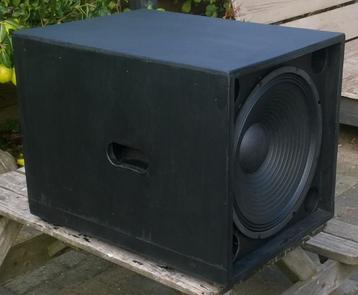 Luidsprekers sub 200 - 400 Watt 15 inch, 2 stuks beschikbaar voor biedingen