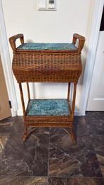 Retro meubel brocante vintage naaimand kast, Antiek en Kunst, Curiosa en Brocante, Ophalen