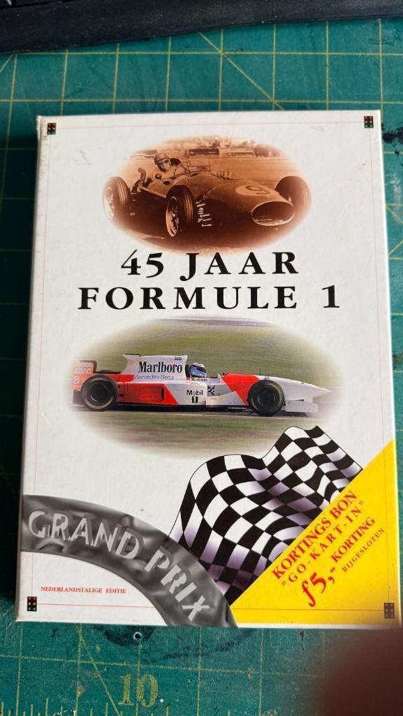F1 History + Max Verstappen, Verzamelen, Automerken, Motoren en Formule 1, Nieuw, Formule 1, Ophalen of Verzenden