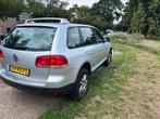 Volkswagen Touareg 3.2 V6 162KW 4MOTION AUT 2003 Grijs, Auto's, Automaat, 3189 cc, Stoelverwarming, Leder