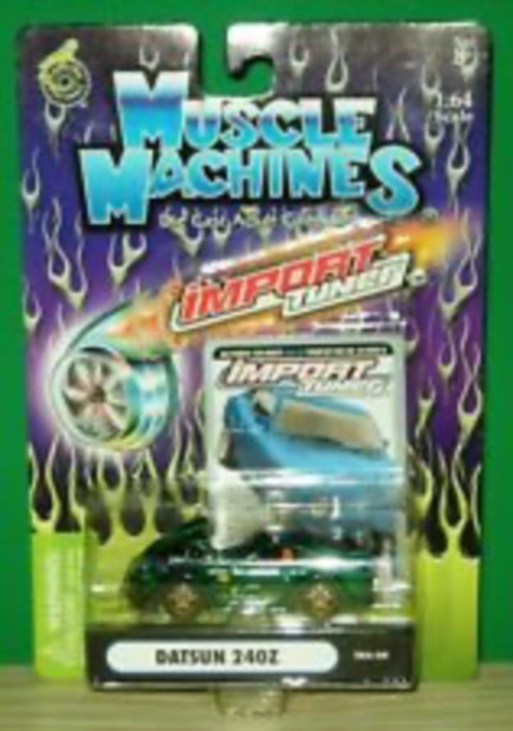MUSCLE MACHINES DATSUN NISSAN 240 Z 240Z GREEN MET. 1/64 MNT, Hobby en Vrije tijd, Modelauto's | Overige schalen, Auto, Ophalen of Verzenden