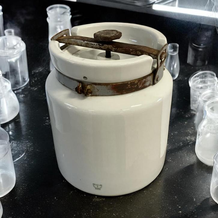 Antieke Laboratorium Kogelmolen pot / Berlijn, Antiek en Kunst, Antiek | Porselein, Ophalen