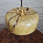 Vintage Art-Deco gemarmerde opaline glazen hanglamp, Antiek en Kunst, Antiek | Lampen, Ophalen of Verzenden