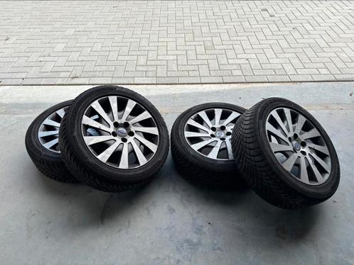 Volvo Saga Winterset, Auto-onderdelen, Banden en Velgen, Banden en Velgen, Winterbanden, 17 inch, 225 mm, Personenwagen, Gebruikt