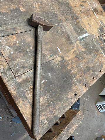 Oude Moker beschikbaar voor biedingen