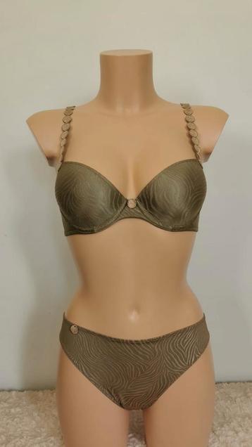 Nieuw marie jo tom bh 75b 
slip 42L  beschikbaar voor biedingen