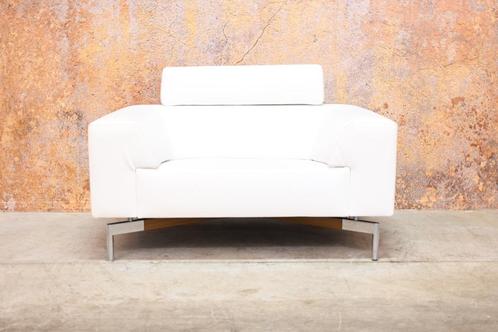 ZGANieuw witte leren Leolux Howlo design loveseat, Huis en Inrichting, Fauteuils, Zo goed als nieuw, Hout, Leer, Metaal, 125 cm of meer